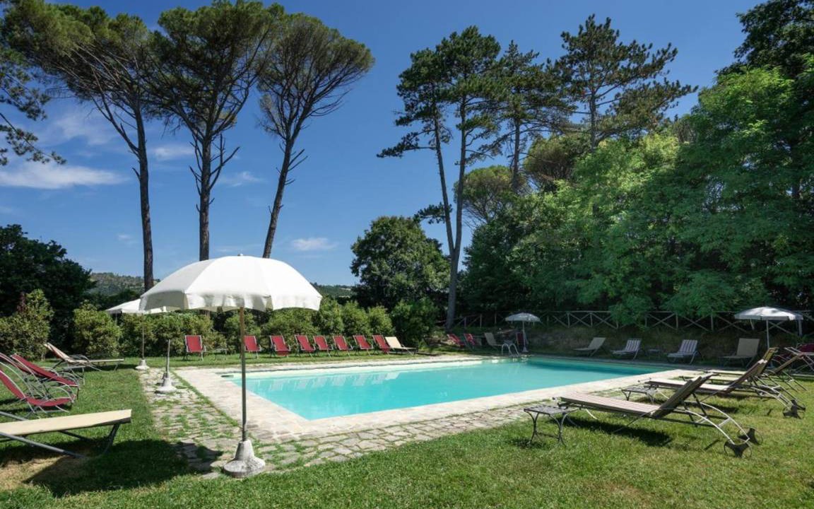 Gubbio Villa | 1000 m² Villa ∙ 15 bedrooms ∙ 30 guests