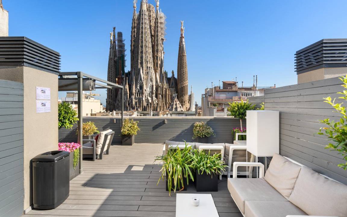 La Sagrada Familia Apartment | 115 m² Serviced apartment ∙ 4 bedrooms ∙ 127 guests