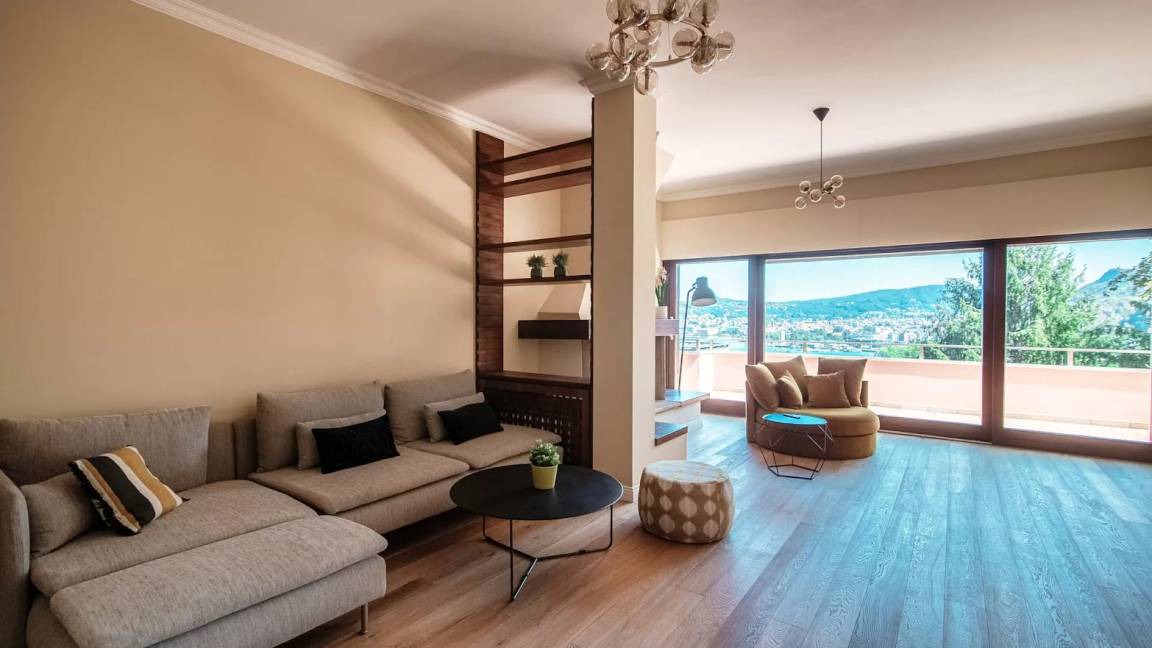 Como Apartment | 120 m² Apartment ∙ 3 bedrooms ∙ 5 guests