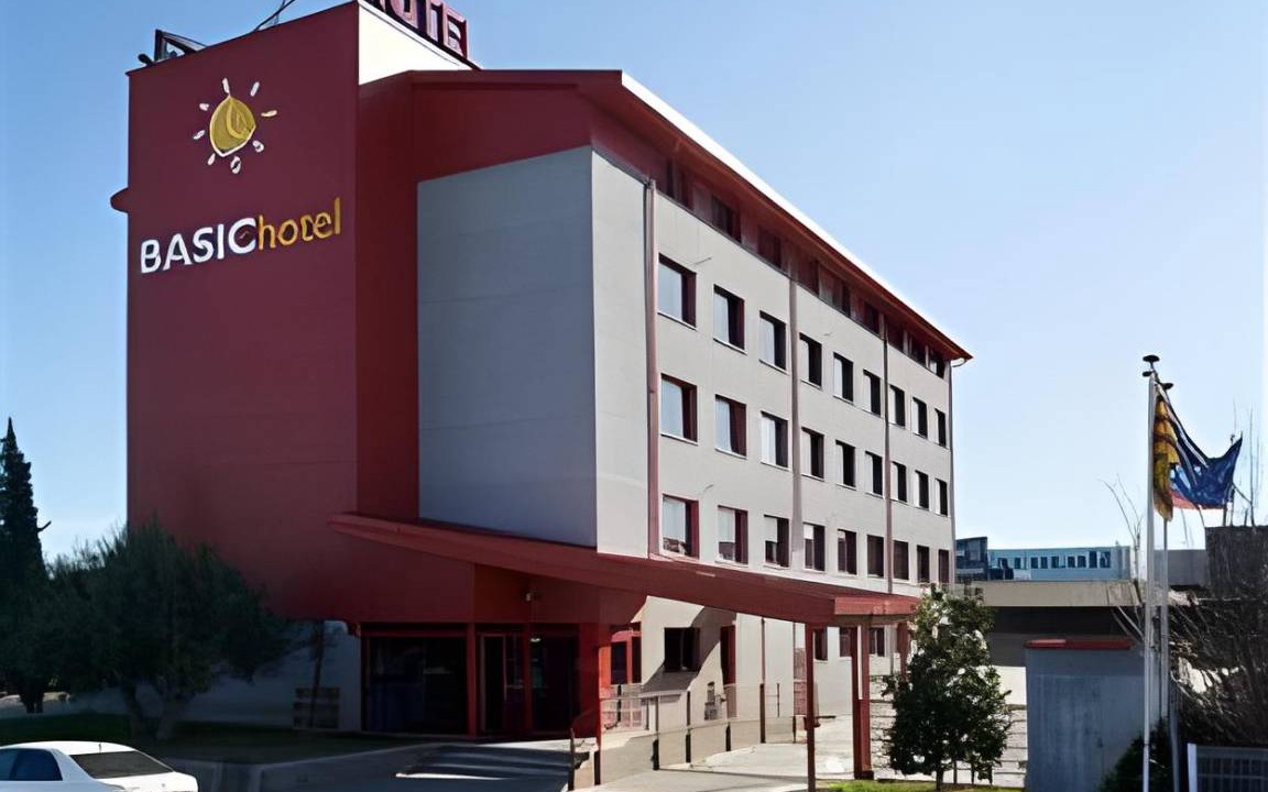 Vilafranca del Penedes Hotel | 13 m² Hotel ∙ 7 guests