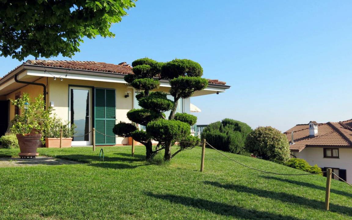 Barolo Other | 140 m² Accommodation ∙ 2 bedrooms ∙ 4 guests