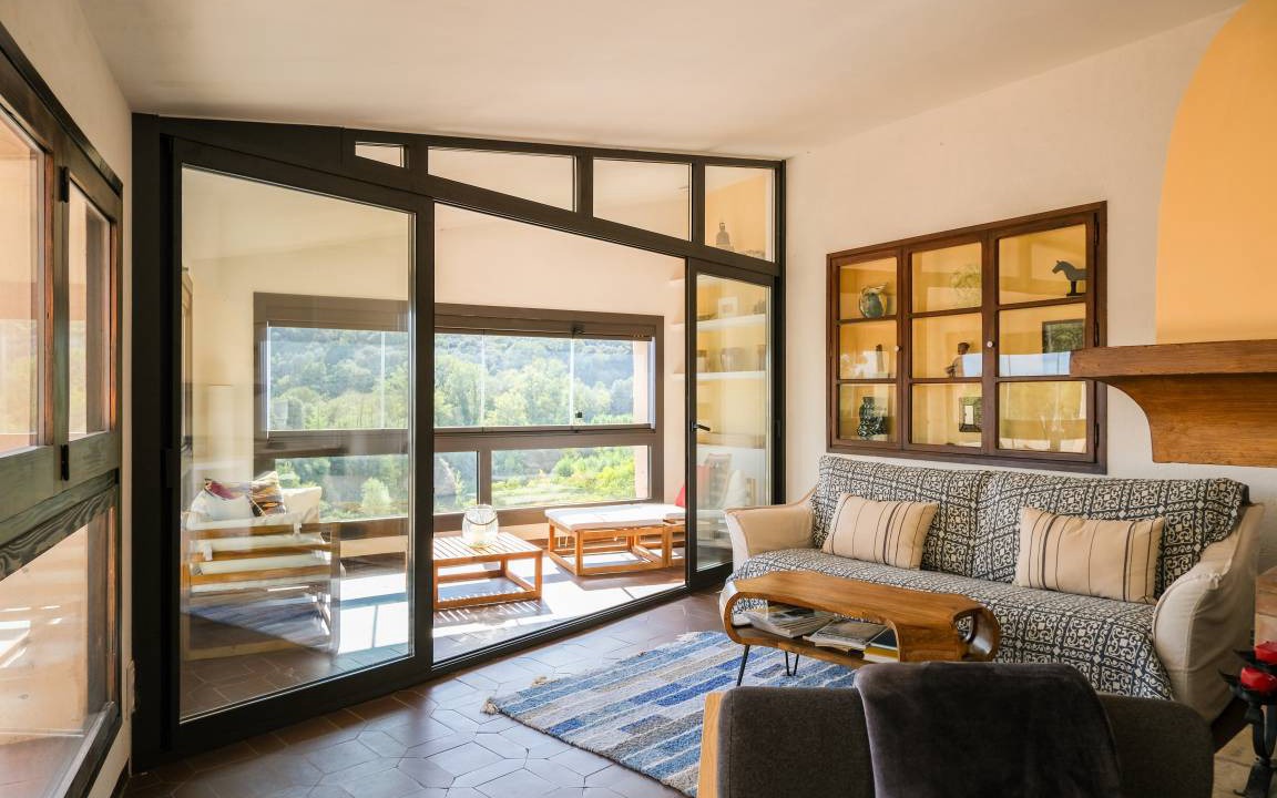 Besalu Apartment | 159 m² Apartment ∙ 3 bedrooms ∙ 8 guests