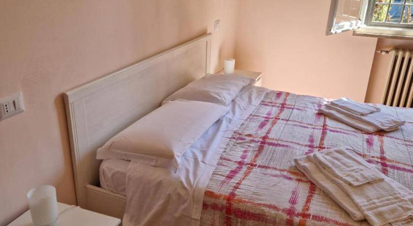 Reggio nell'Emilia Bed & Breakfast | 18 m² Bed and breakfast ∙ 3 guests