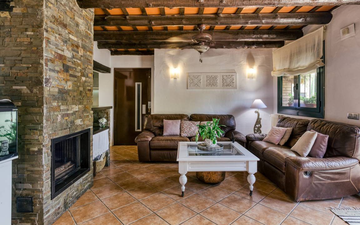 Borrassa House | 198 m² Finca ∙ 5 bedrooms ∙ 10 guests