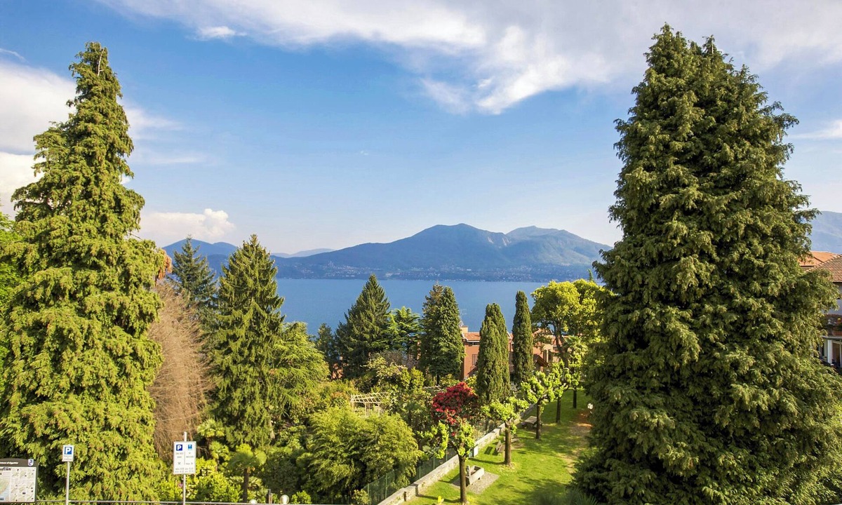 Gonte Apartment | 2-room apartment with balcony and beautiful view of the lake