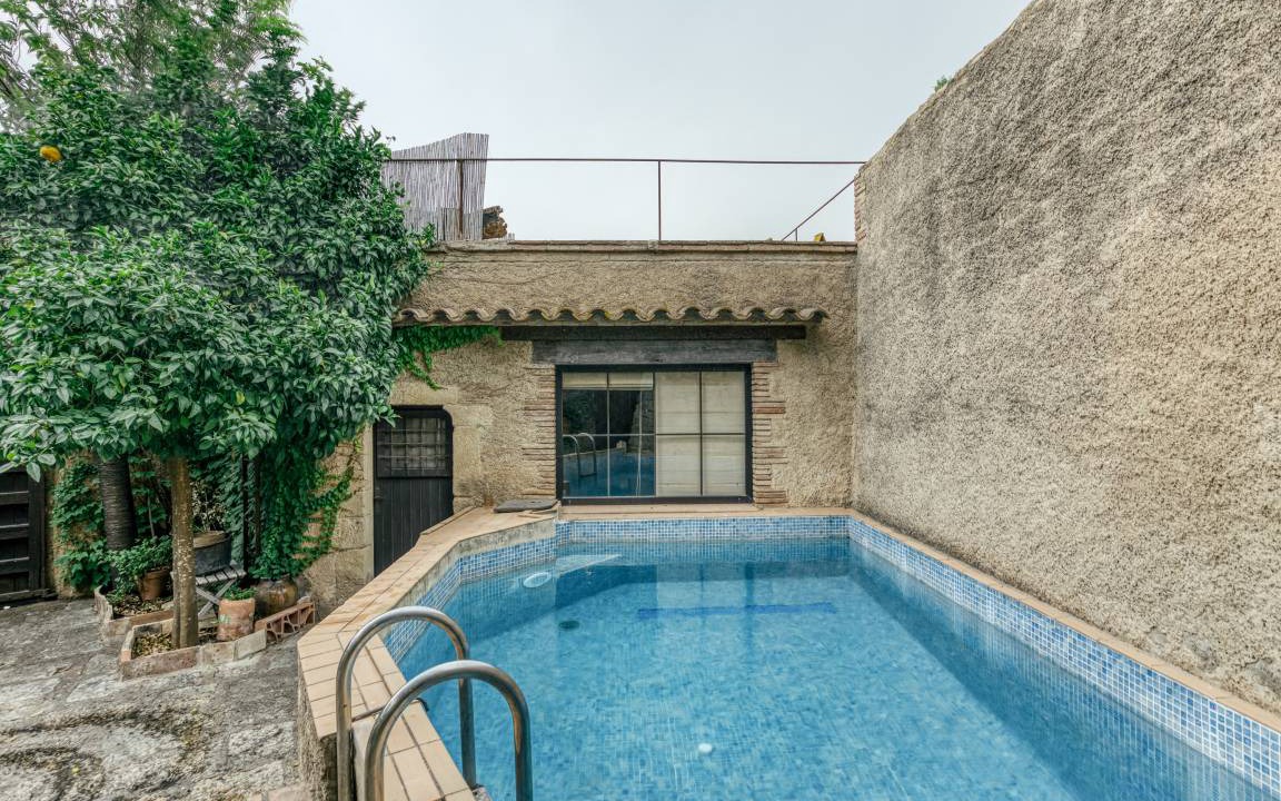 Palau-Sator Other | 200 m² Castle ∙ 4 bedrooms ∙ 6 guests