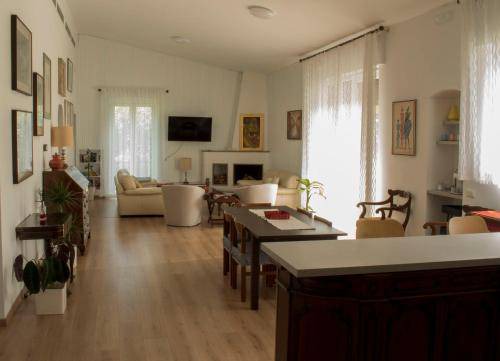 Cassina de' Pecchi Apartment | 200 m² Serviced apartment ∙ 4 bedrooms ∙ 8 guests