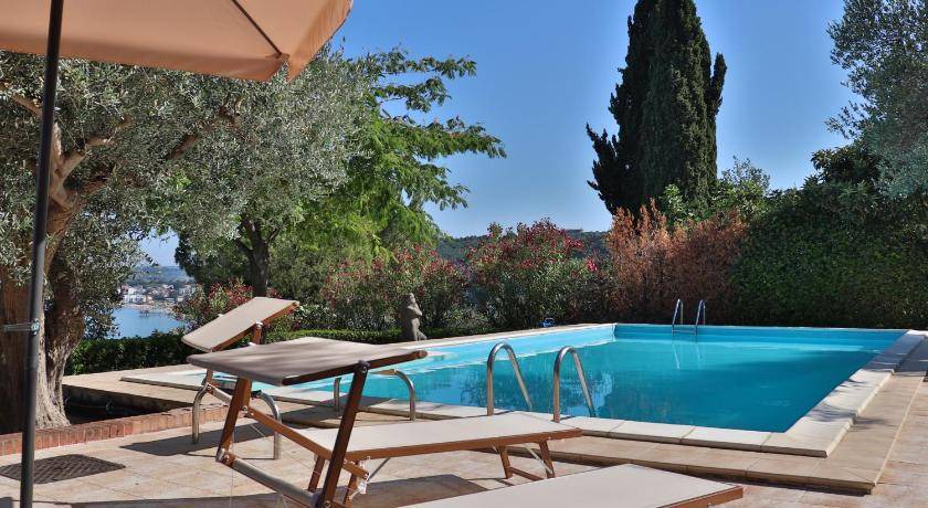 Rocca San Giovanni Villa | 200 m² Villa ∙ 3 bedrooms ∙ 6 guests