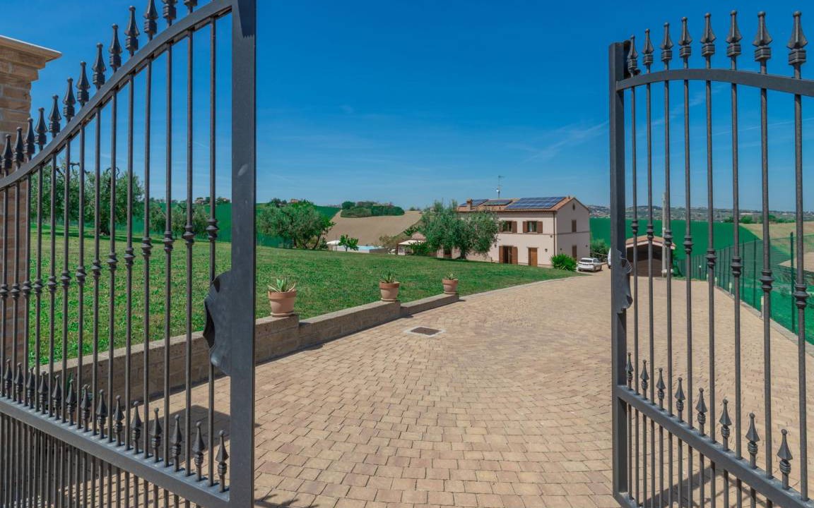 Fermo Villa | 200 m² Villa ∙ 4 bedrooms ∙ 14 guests
