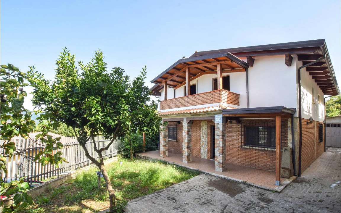 Motta Santa Lucia House | 220 m² House ∙ 4 bedrooms ∙ 10 guests
