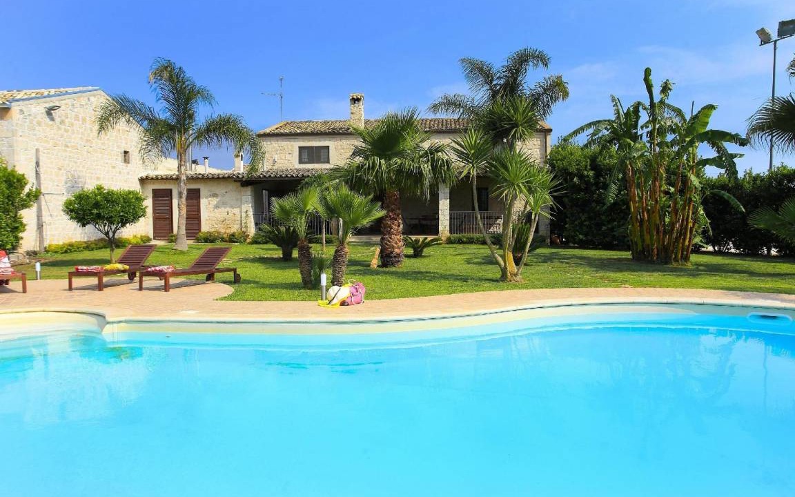 Scicli House | 230 m² House ∙ 7 bedrooms ∙ 16 guests