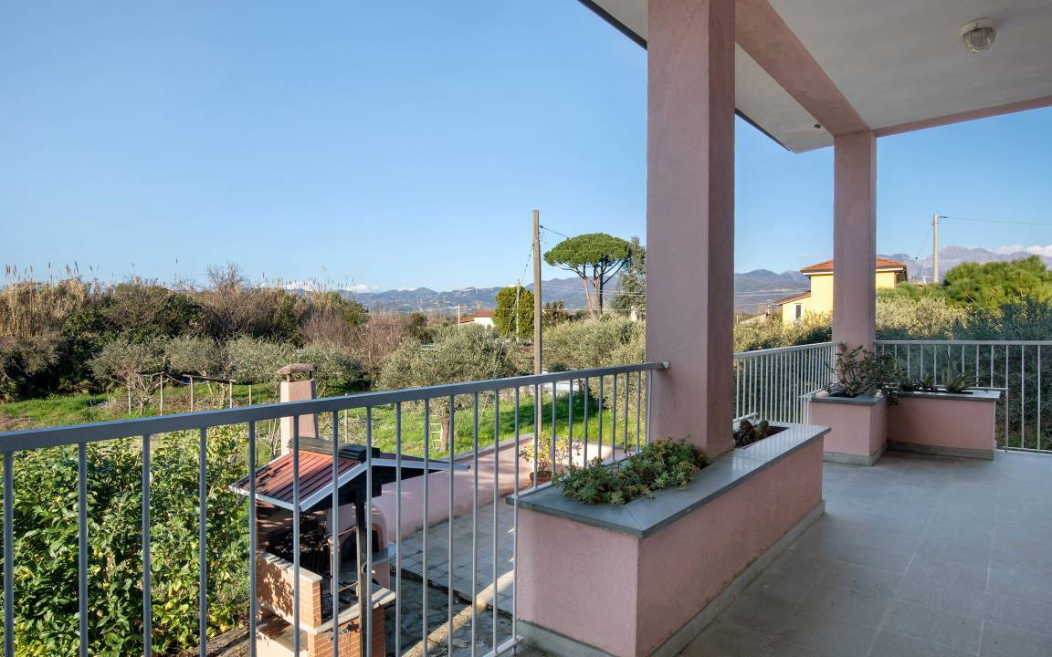 Ameglia Villa | 240 m² Villa ∙ 4 bedrooms ∙ 8 guests
