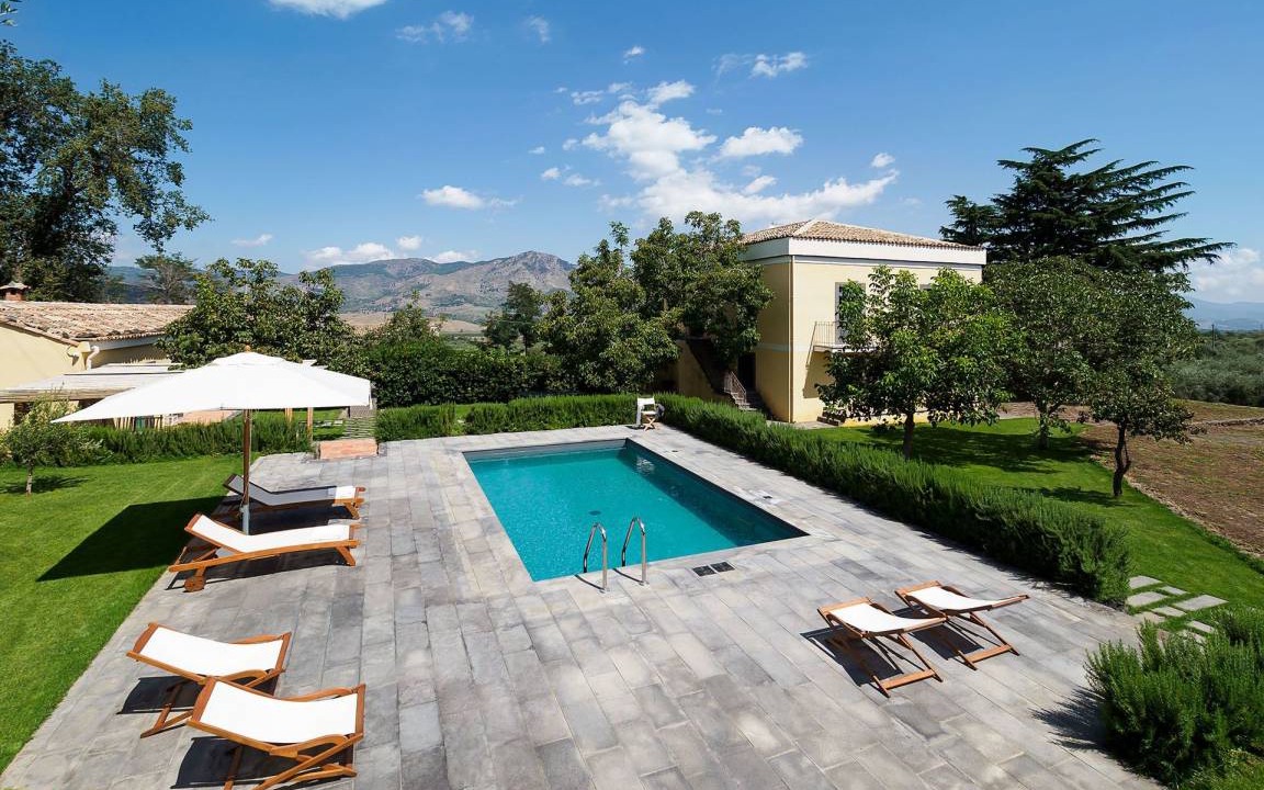 Rovittello Villa | 250 m² Villa ∙ 5 bedrooms ∙ 10 guests