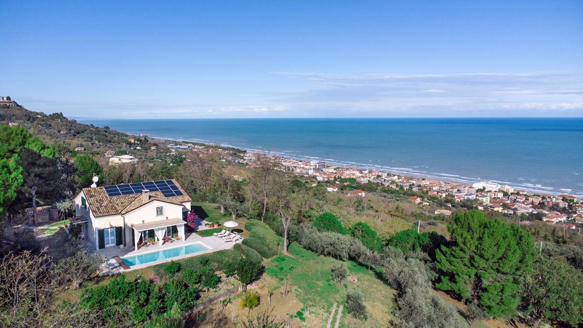 Silvi Villa | 274 m² Villa ∙ 3 bedrooms ∙ 8 guests