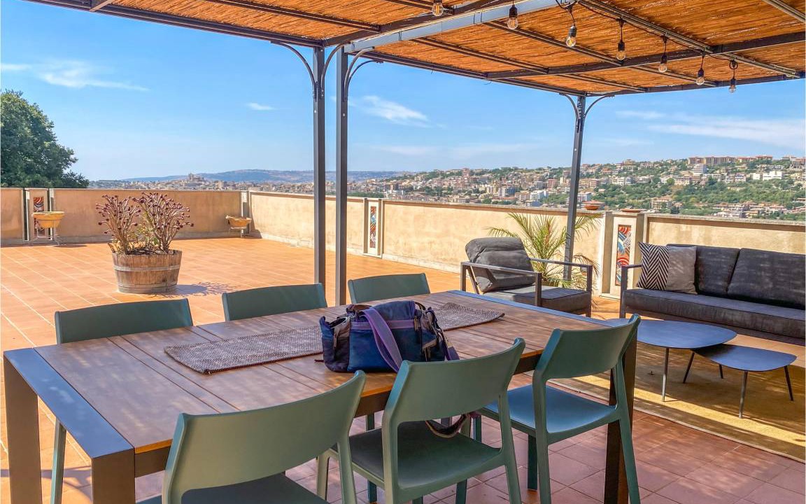 Modica House | 280 m² House ∙ 2 bedrooms ∙ 6 guests