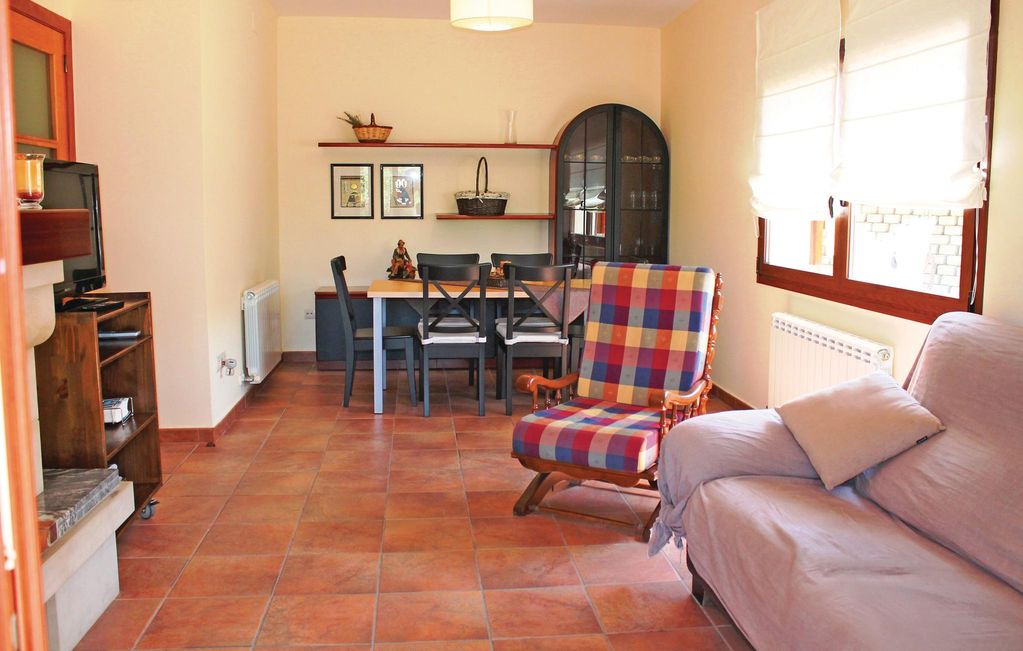 Mont Barbat House | 3 bedroom accommodation in Maçanet de la Selva