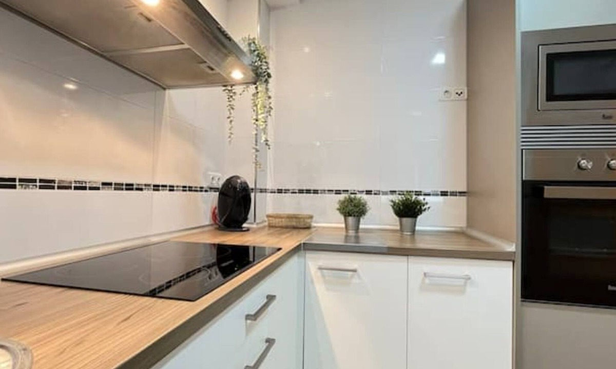 El Palmar Apartment | 3 Bedrooms, Air Conditioning, near Hospital Arrixaca