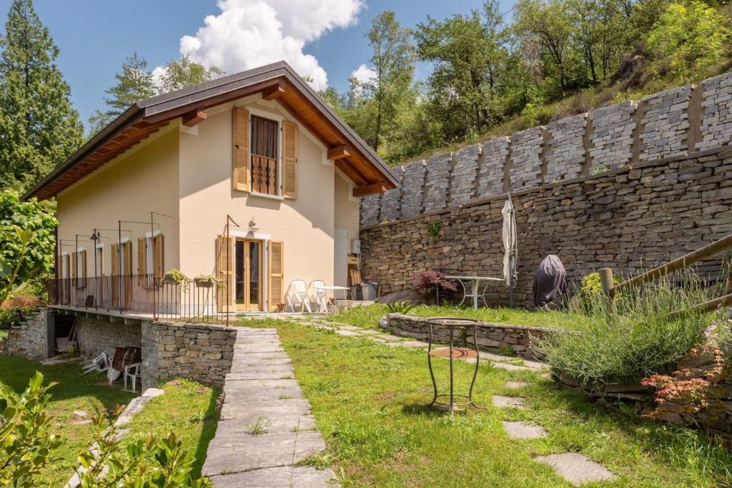 Montecrestese House | 3 bedrooms house with furnished garden and wifi at Montecrestese VCO