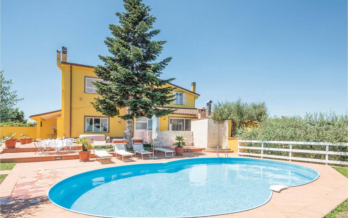 Zona LIV La Giustiniana House | 300 m² House ∙ 3 bedrooms ∙ 9 guests