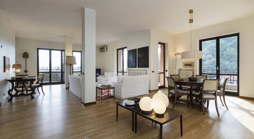 Cernobbio House | 300 m² House ∙ 5 bedrooms ∙ 8 guests