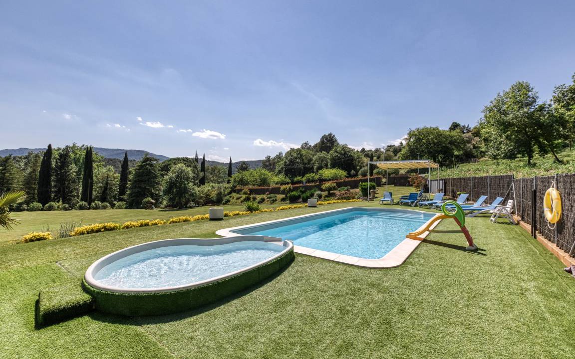 Usall House | 300 m² House ∙ 9 bedrooms ∙ 26 guests