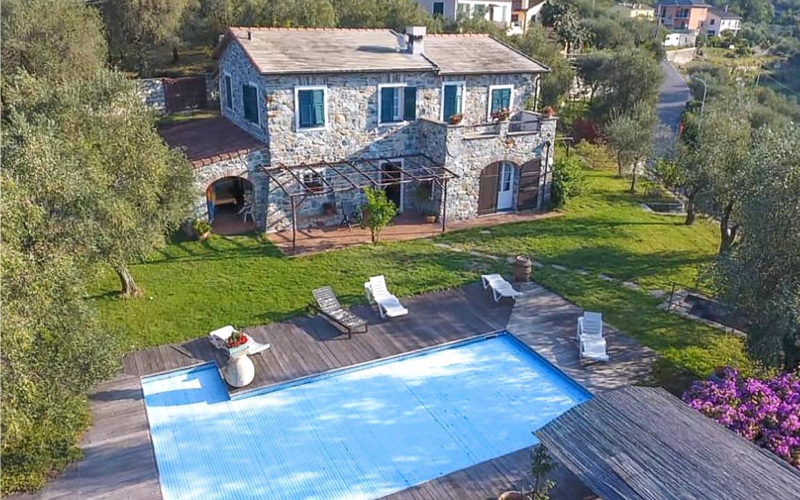 San Salvatore House | 300 m² House ∙ 3 bedrooms ∙ 10 guests