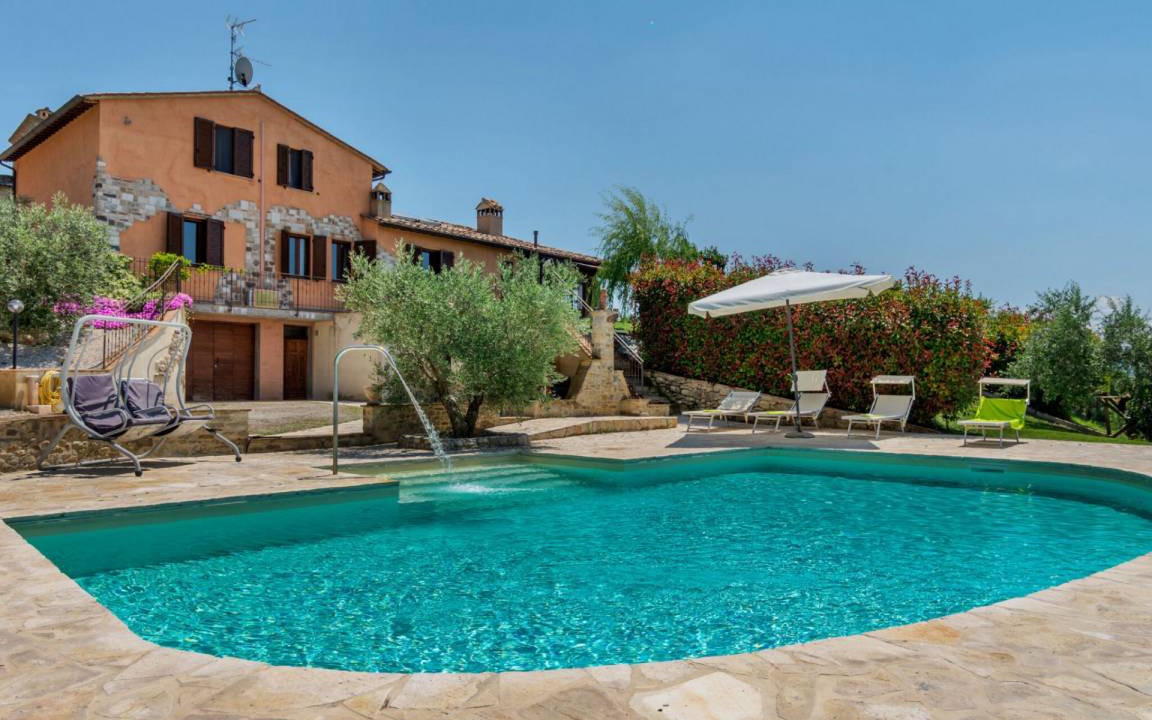 Montone Villa | 330 m² Villa ∙ 6 bedrooms ∙ 12 guests
