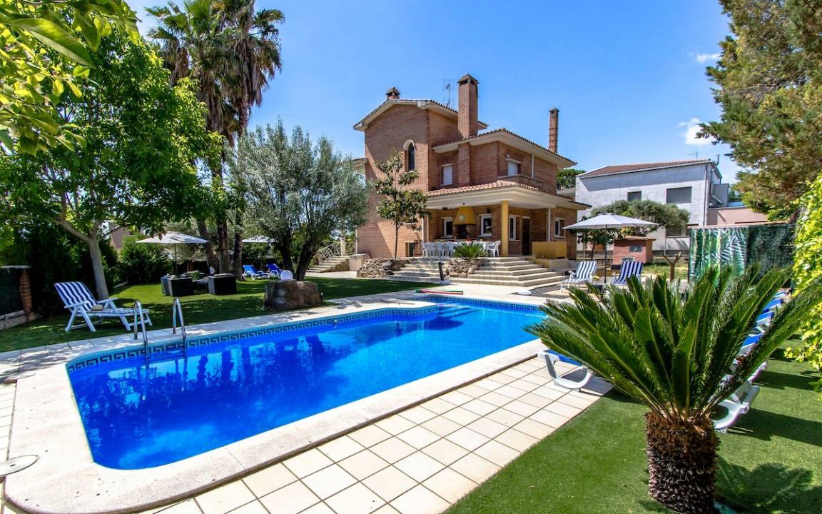 Can Vinyals Villa | 357 m² Villa ∙ 6 bedrooms ∙ 12 guests