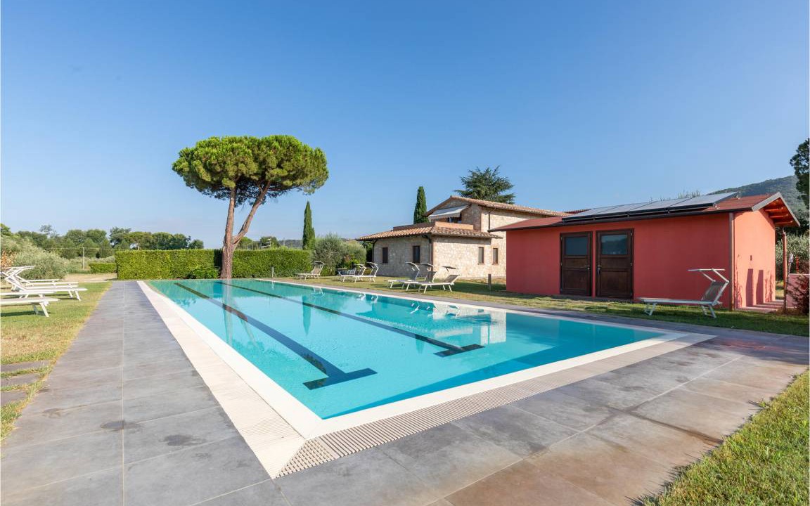 Passignano sul Trasimeno House | 400 m² House ∙ 6 bedrooms ∙ 15 guests