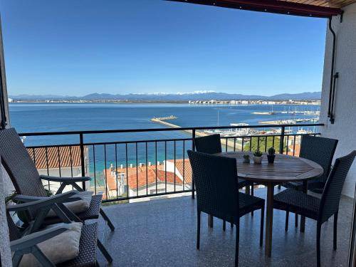 Almadraba-Canyelles Apartment | 43 m² Apartment ∙ 1 bedroom ∙ 4 guests