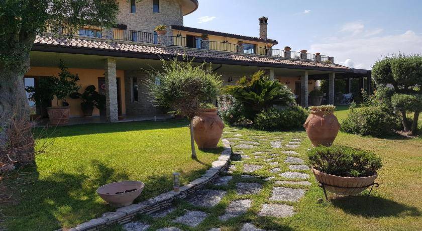 Fossacesia Bed & Breakfast | 450 m² Bed and breakfast ∙ 2 bedrooms ∙ 6 guests