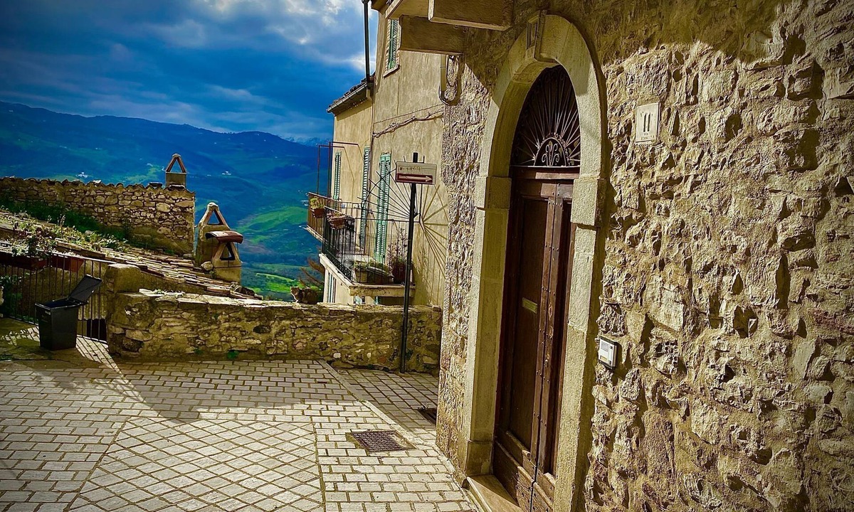 Bomba House | 500 year old Italian home located in the heart of historic Bomba