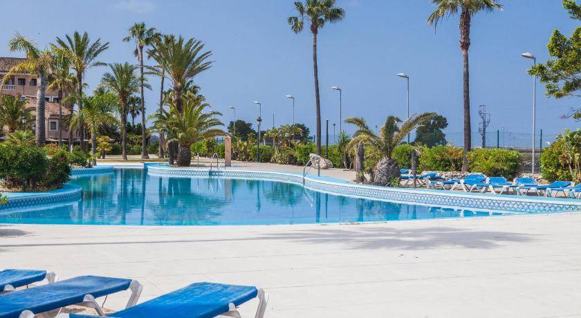Centro Comercial Bahia Sur Apartment | 55 m² Apartment ∙ 127 guests