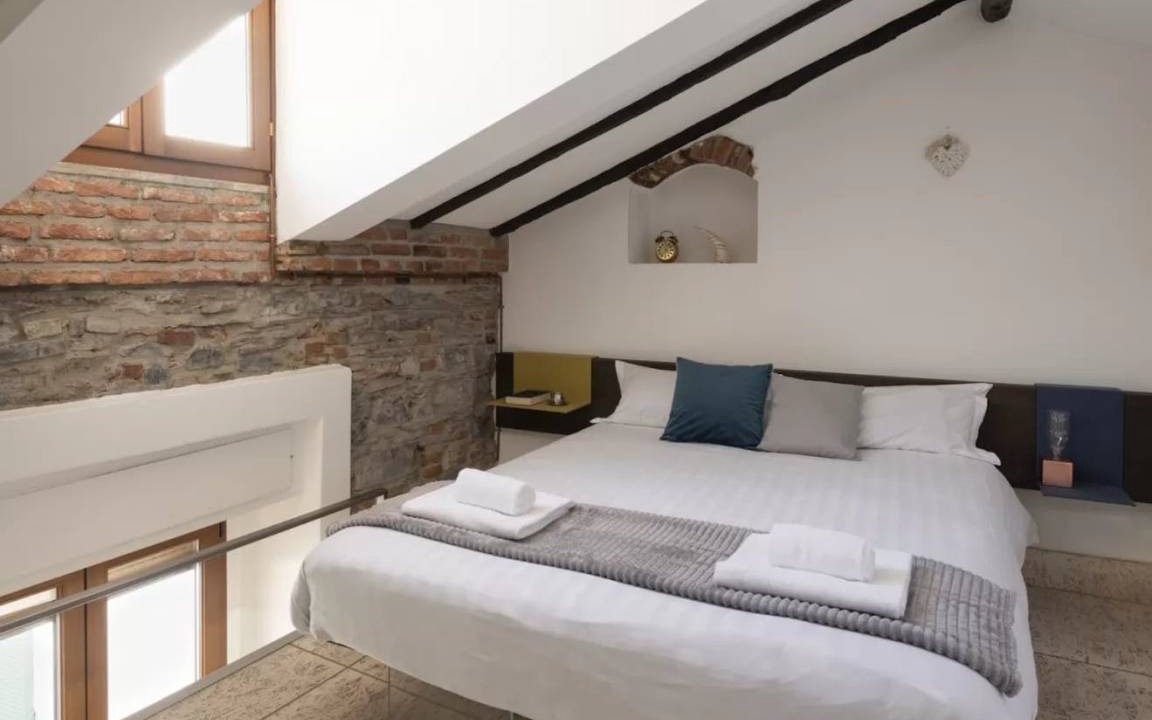 Como City Centre Apartment | 60 m² Apartment ∙ 1 bedroom ∙ 2 guests