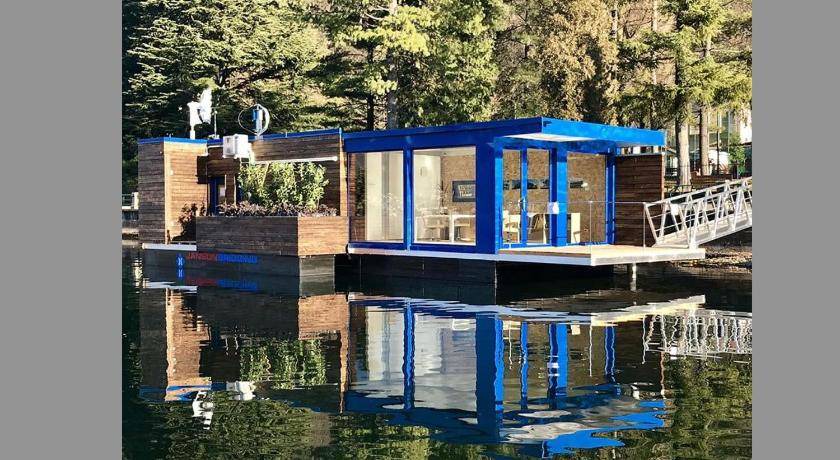 Porto Ceresio Boat Rental | 60 m² Houseboat ∙ 1 bedroom ∙ 4 guests