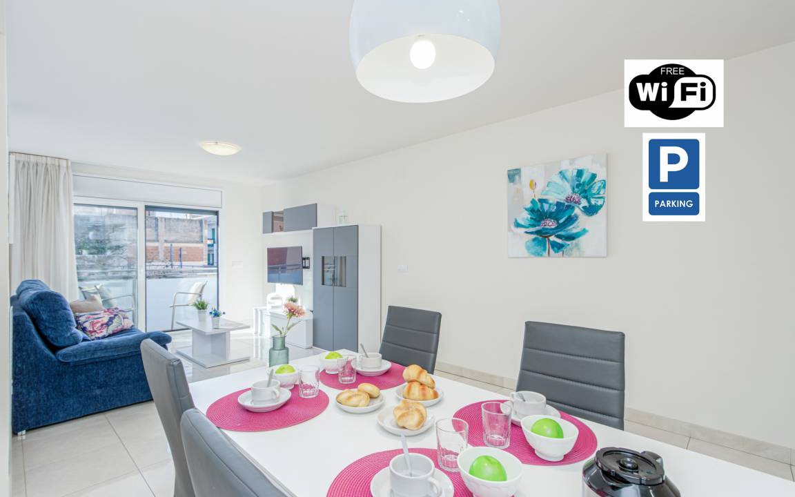 Roses Town Center Apartment | 70 m² Apartment ∙ 2 bedrooms ∙ 5 guests