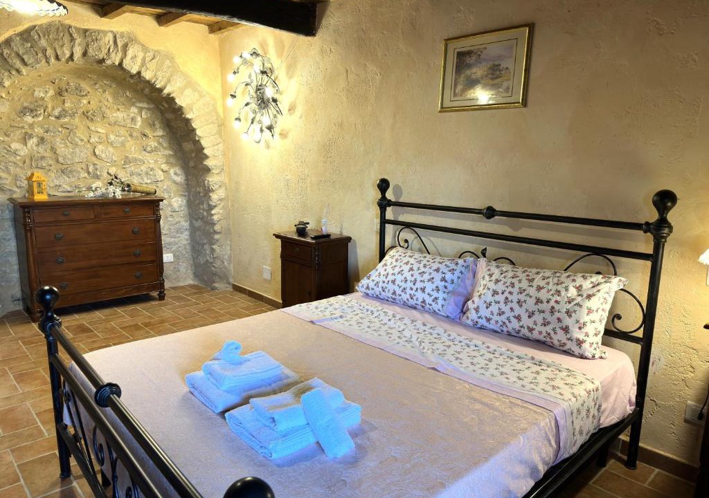 Artena Apartment | 70 MQ La casa nella roccia -Free Parking and Free WI-FI