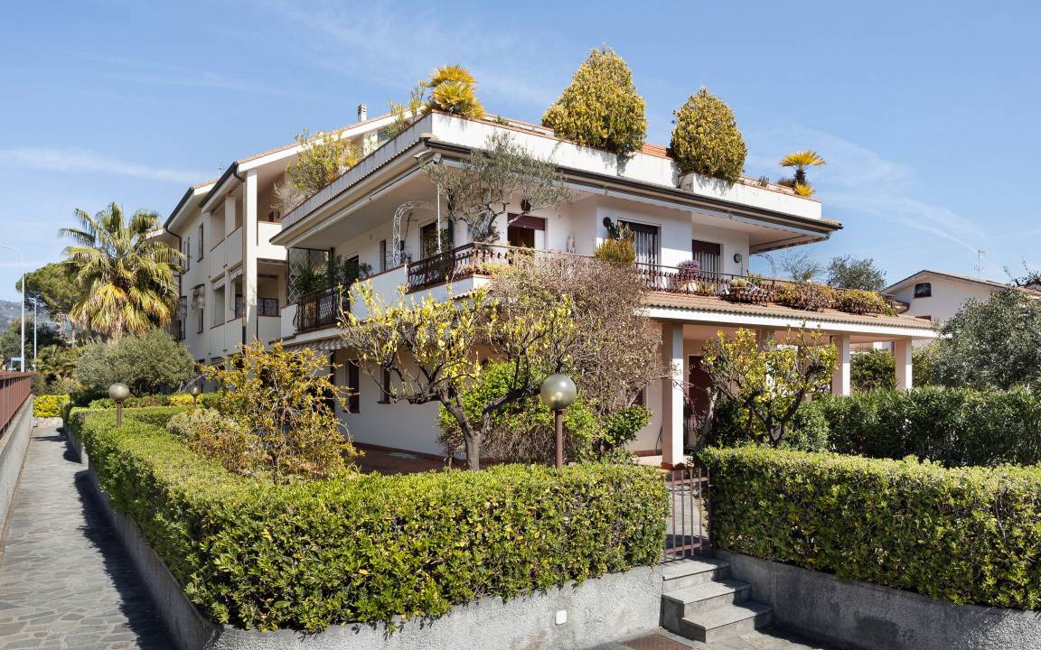 Diano Castello House | 80 m² House ∙ 2 bedrooms ∙ 5 guests
