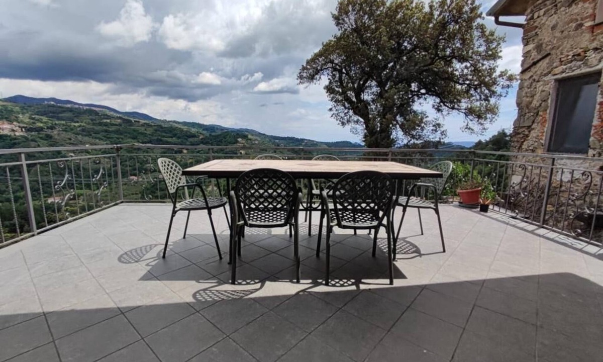Fosdinovo House | A relaxing stay in the vicinity of Sarzana, Lerici, Portovenere and 5 terre
