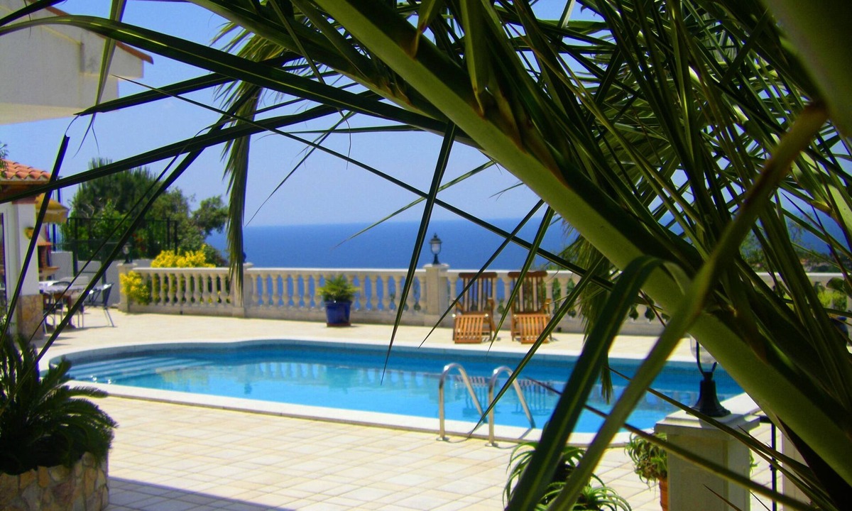 Lloret de Mar Villa | A small corner of paradise between sea and mountains.