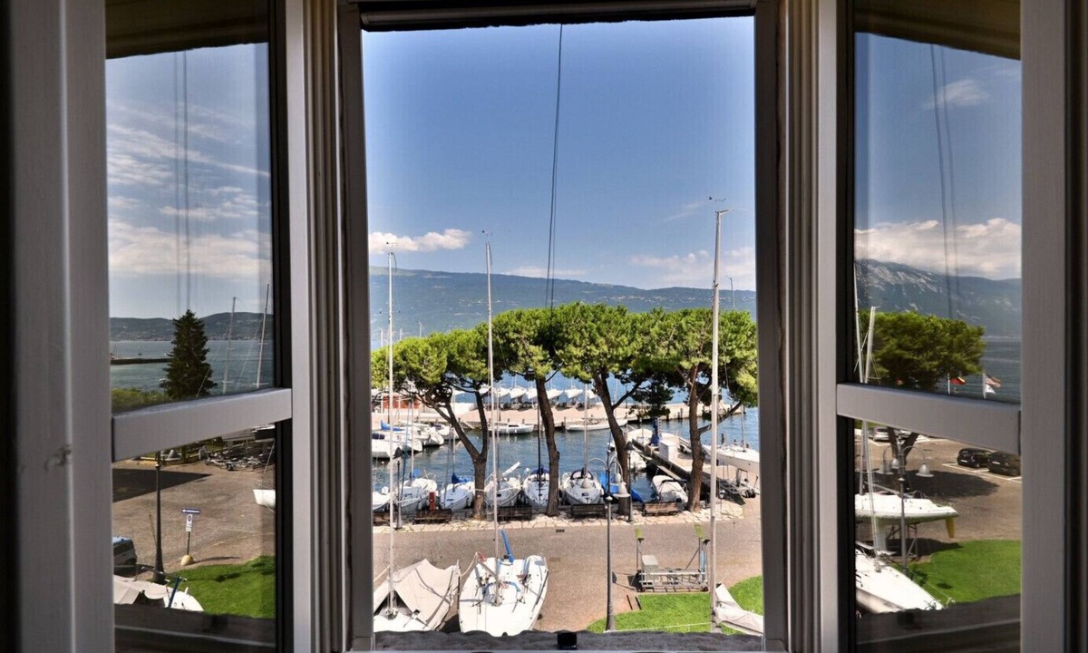 Bogliaco Apartment | Al Porto Vecchio by Theater Home - with parking space and marvellous lake view