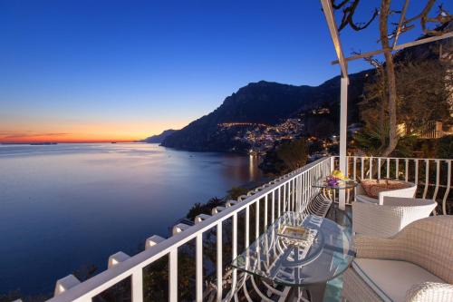 Arienzo Villa | Amore Rentals - Villa Le Sirene