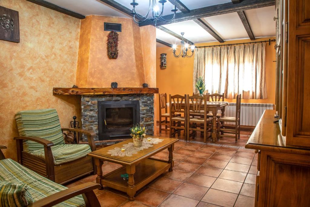 Poveda de la Sierra House | Apartamentos Cruz Mar