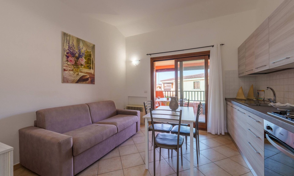 Murta Maria Apartment | Apartment 'Casa Vacanze Susino' with Shared Pool, Private Terrace and Air Conditioning