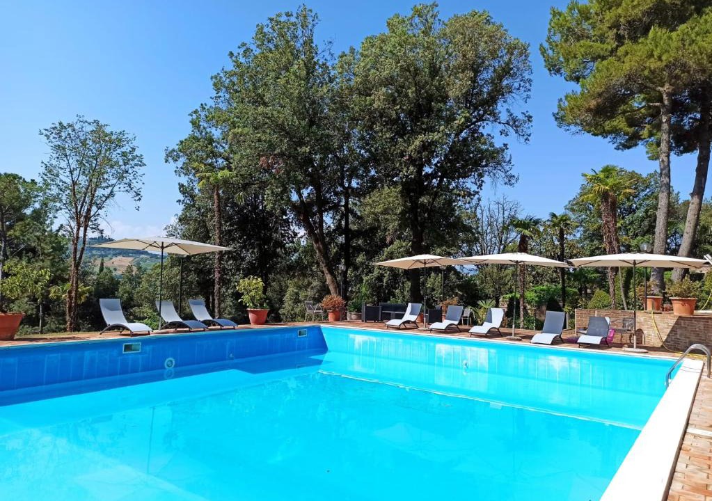 Treia House | apartment for 6 people in Villa Luzi farmhouse