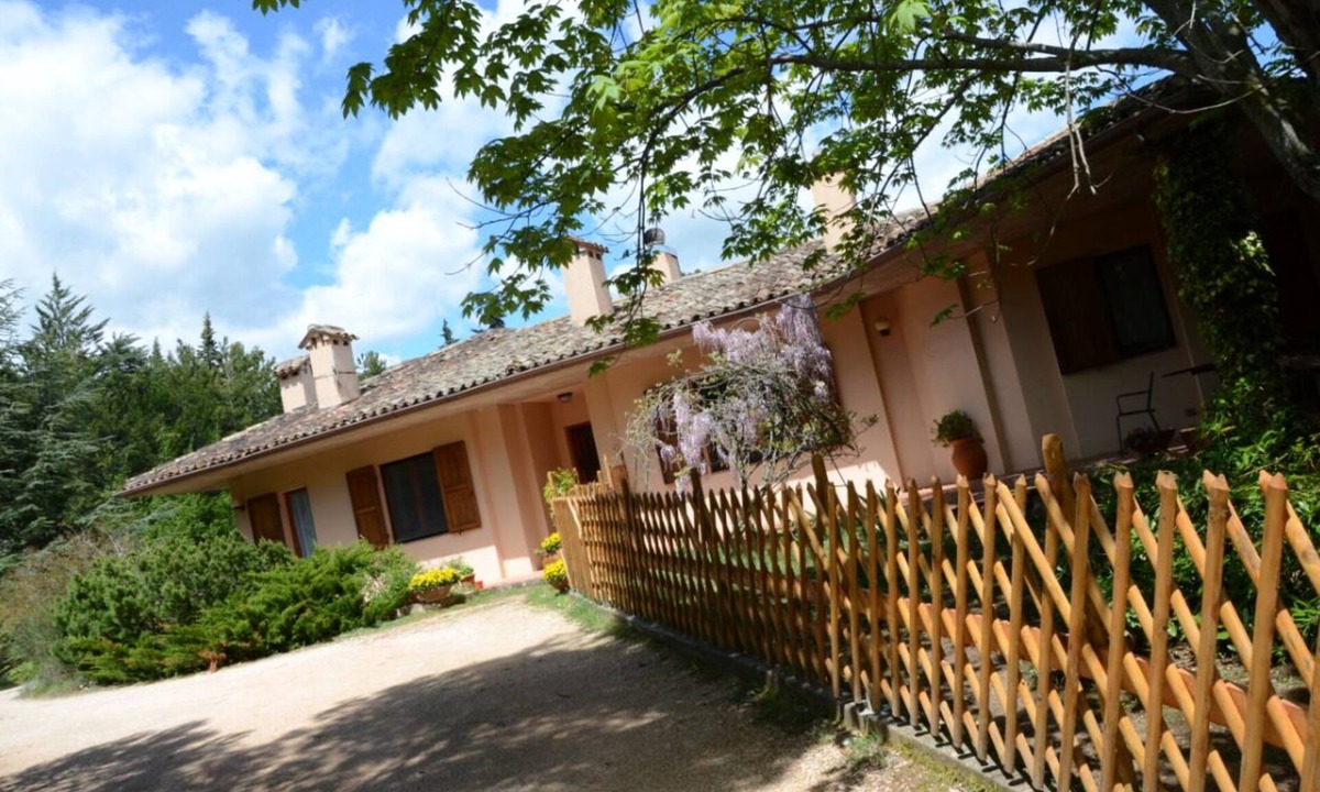 San Severino Marche House | Apartment in the countryside with the use of the vegetable garden and space for your animals