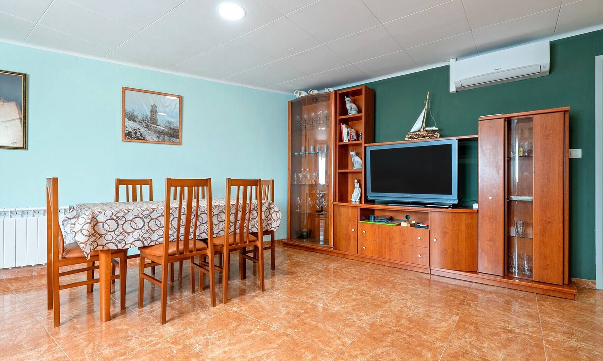 Villalba dels Arcs Apartment | Apartment 'Lo Perxe' with Mountain Views, Wi-Fi and Air Conditioning
