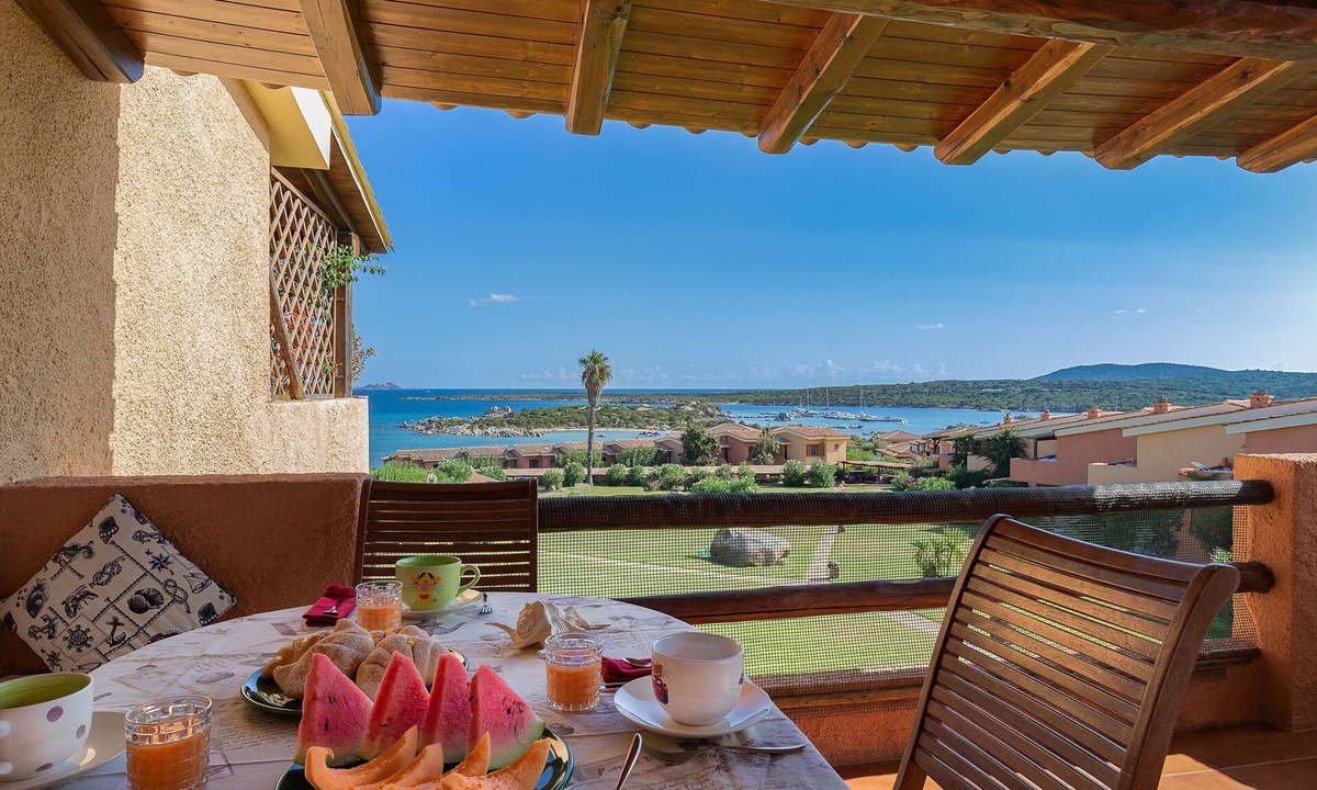 Golfo di Marinella Apartment | Apartment on the sea, with swimming pool and sea view wi fi