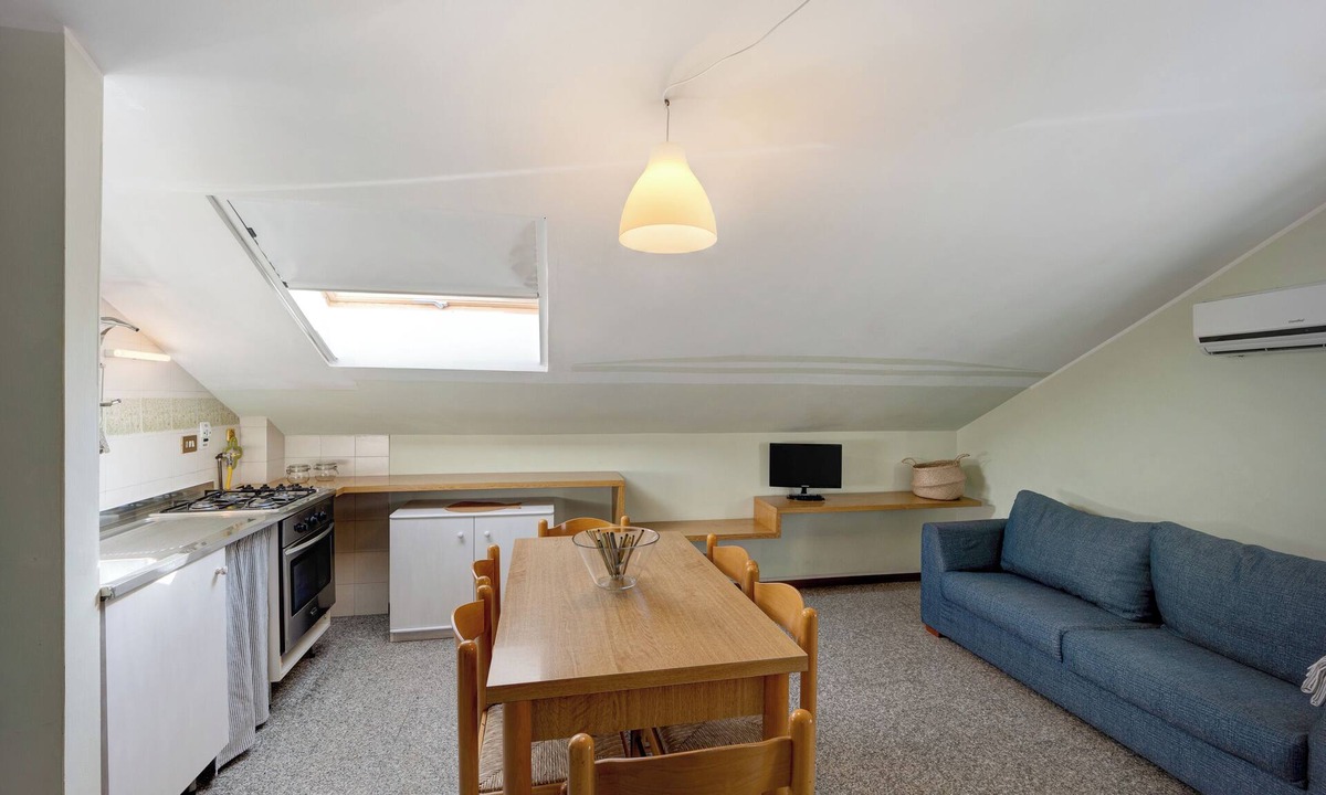 Diano Marina Apartment | Apartment Orizzonte 9 A with Shared Garden & Wi-Fi