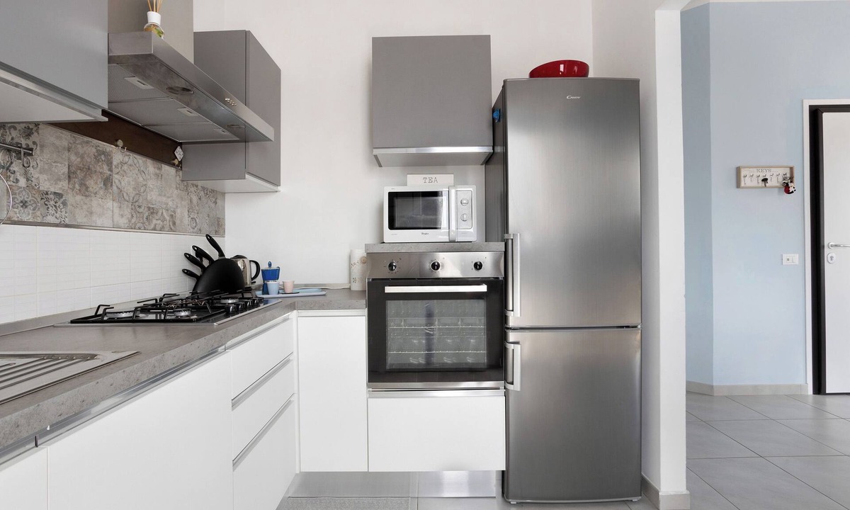 Castelnuovo Magra Apartment | Apartment 'Suite Paradiso' with Balcony, Wi-Fi and Air Conditioning